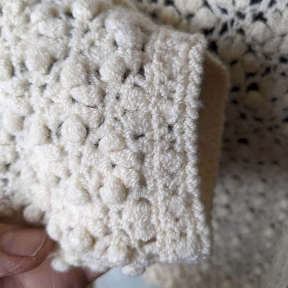 Beautiful hand crocheted CREAM cardigan - popcorn - fine crochet - vintage - sm - Picture 3 of 5